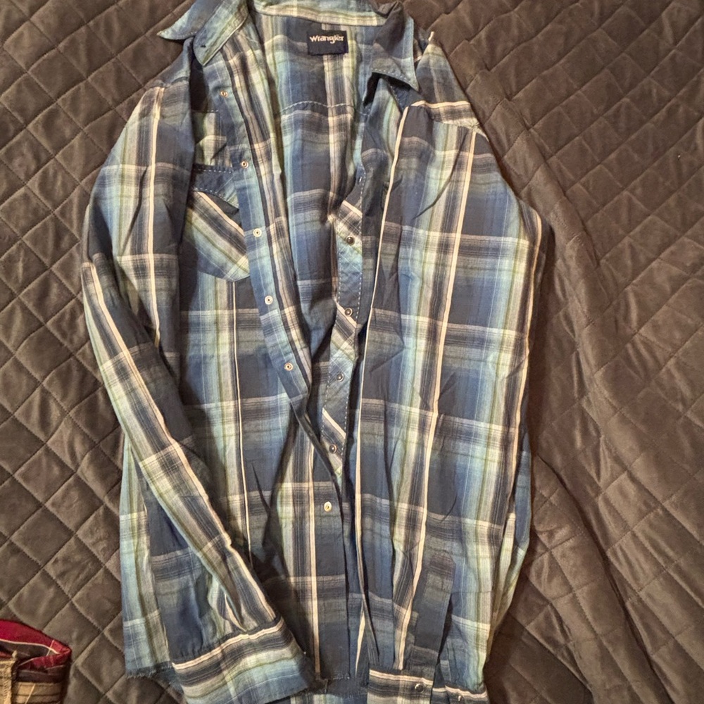 Wrangler Blue Plaid Button-Up Shirt
